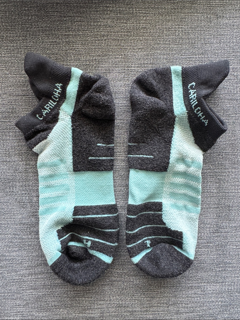 Cariloha Bamboo Viscose Tab Athletic Sock - Carbon Heather/ Mint - size M